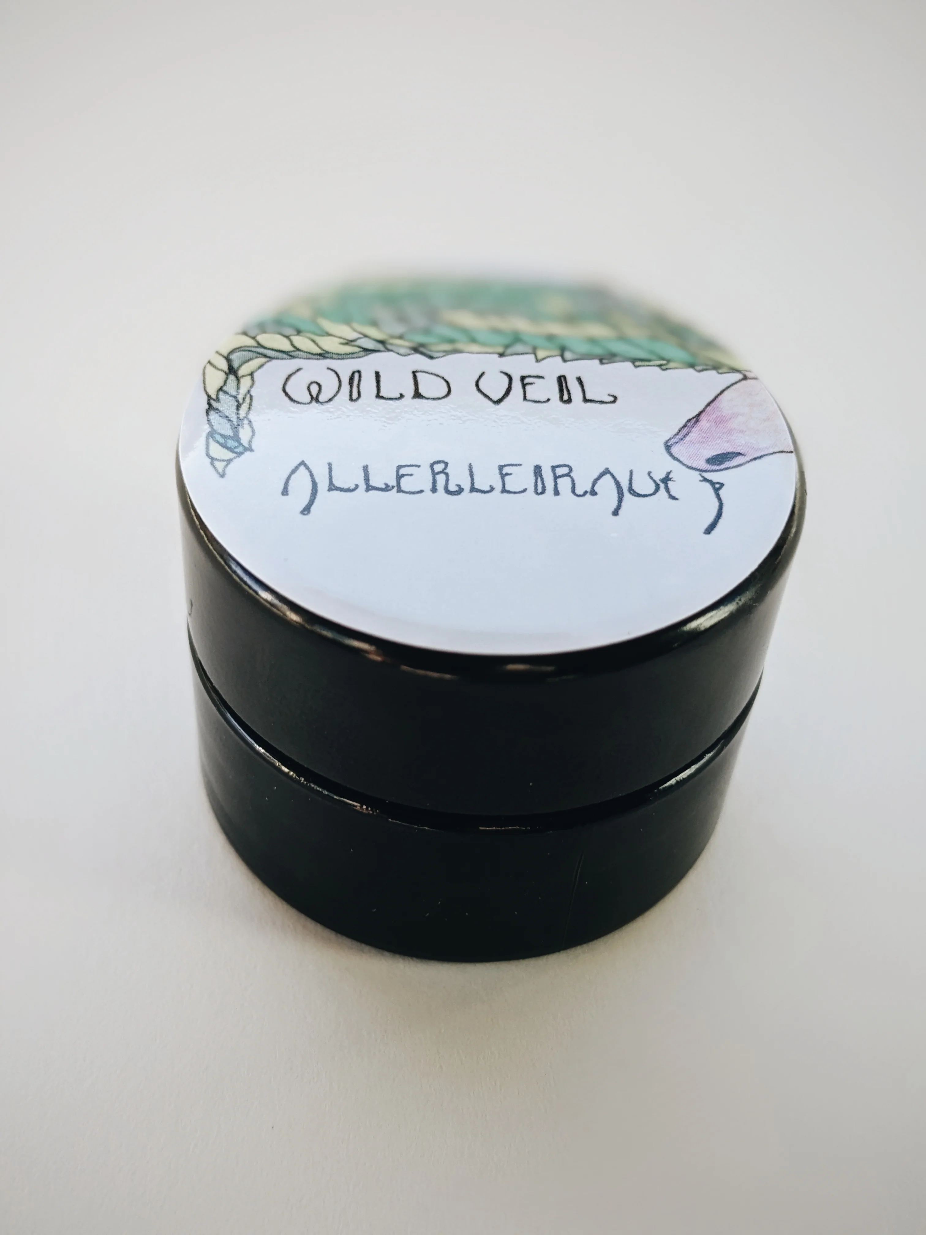 Allerleirauh. lilac enfleurage perfume with apricot, oakmoss, damask rose and white cedar. July 2023 - Image 35