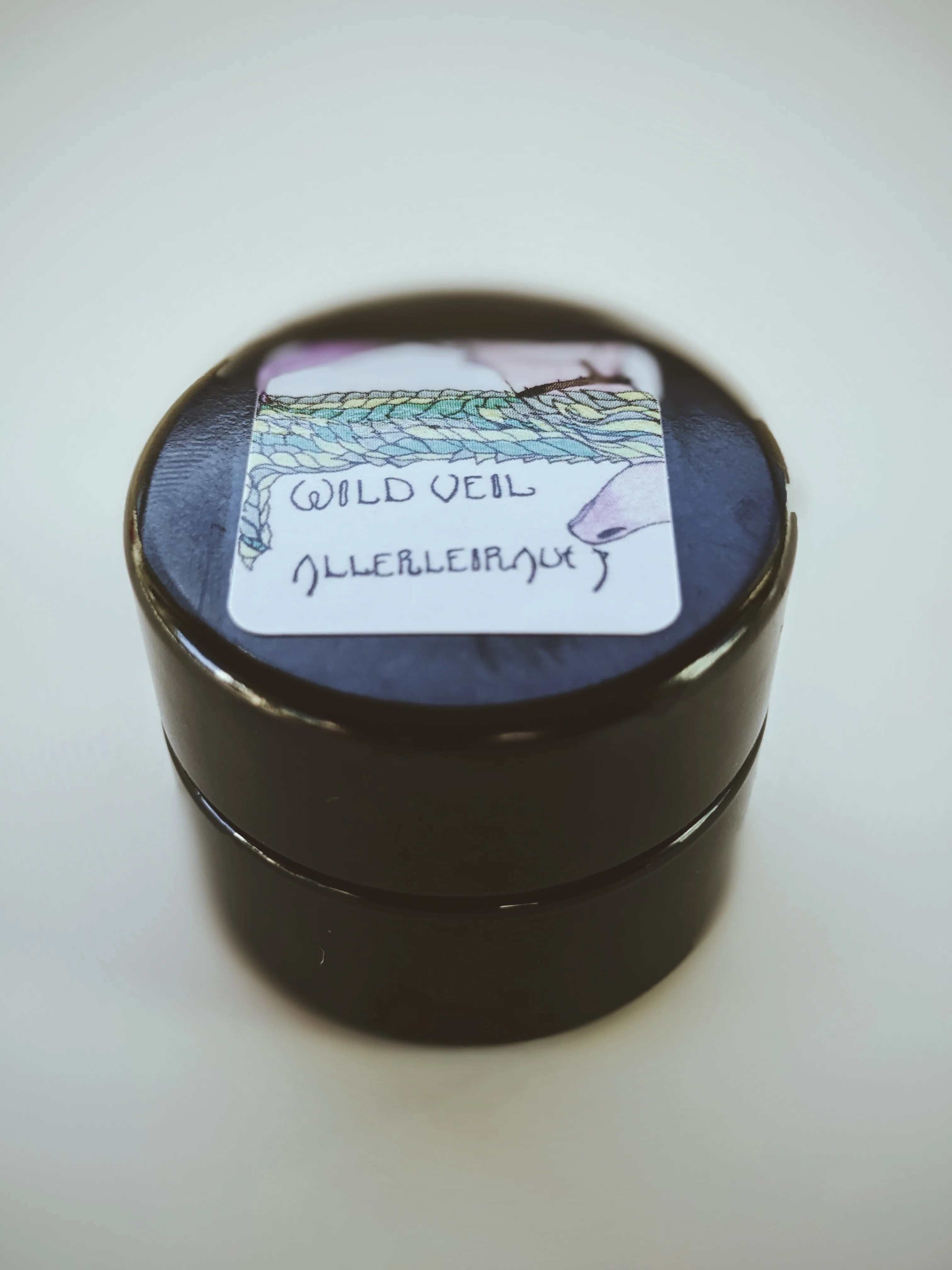 Allerleirauh. lilac enfleurage perfume with apricot, oakmoss, damask rose and white cedar. July 2023 - Image 5