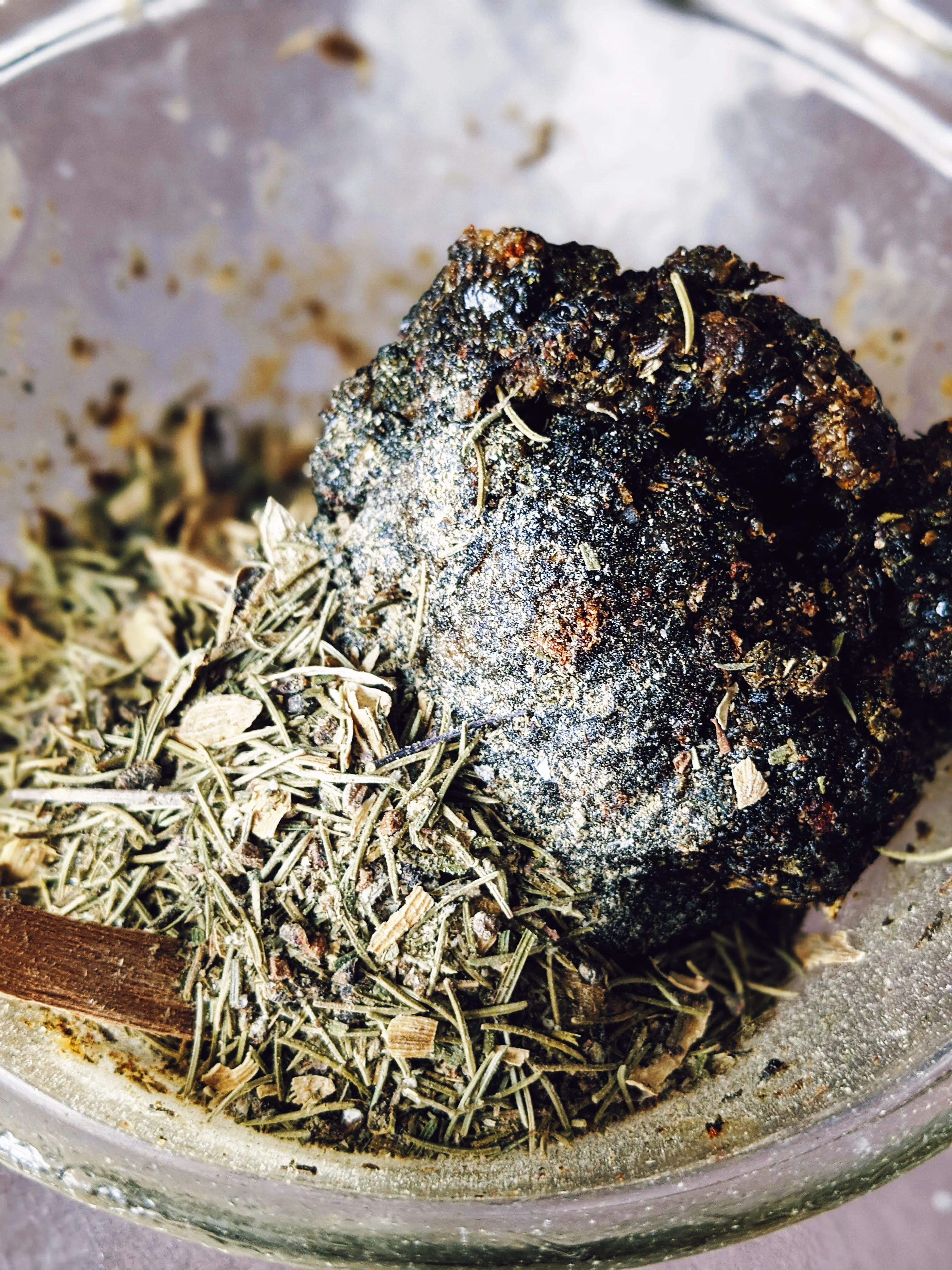 Inchoate Neri-Koh Incense. Zaatar, Malawi camphor basil, scented geranium, black sage, roses (alba, moss, damask, musk, and gallica), apricots, cardamom, wild fir balsam and red spruce boughs. - Image 12