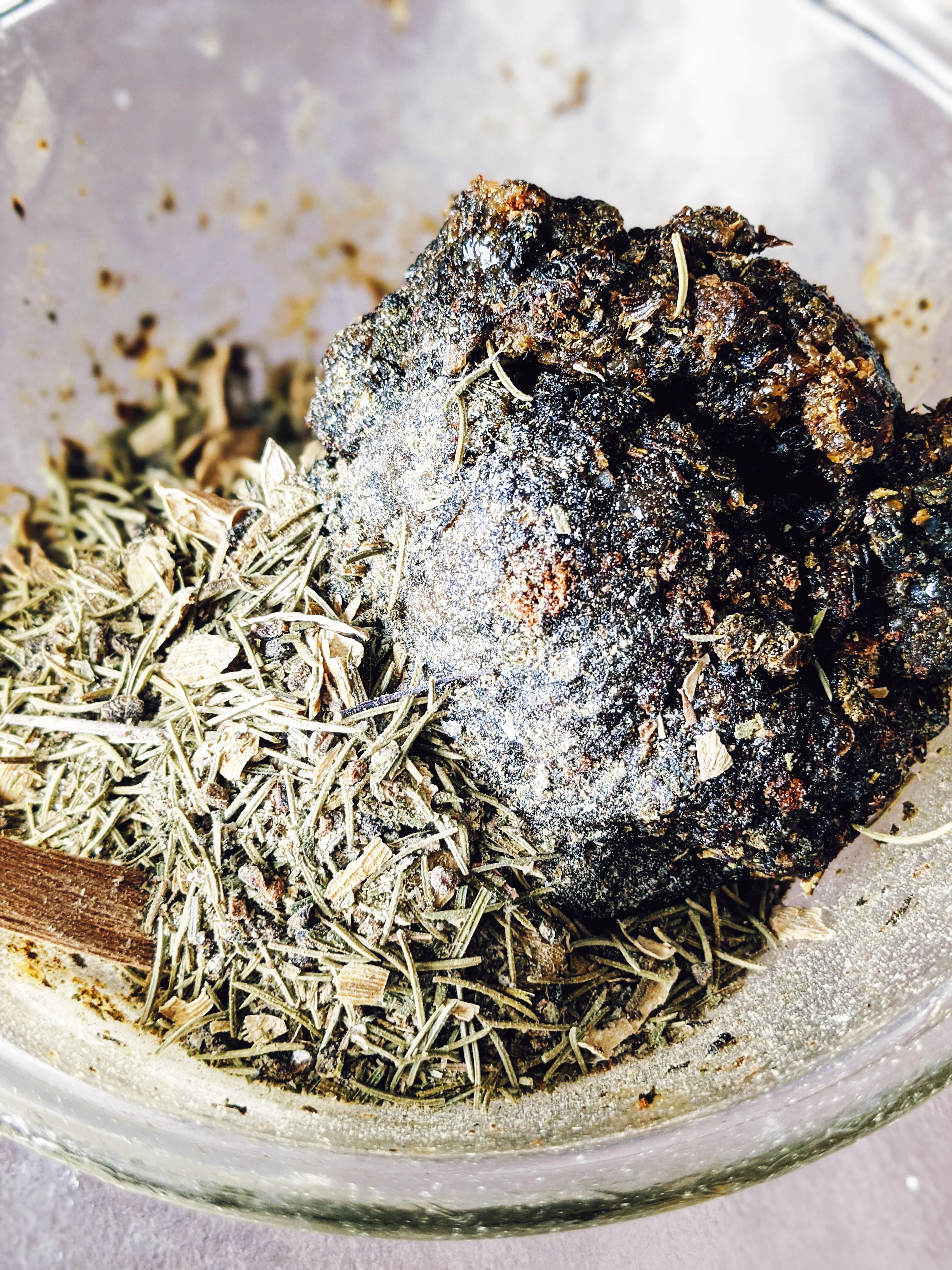 Inchoate Neri-Koh Incense. Zaatar, Malawi camphor basil, scented geranium, black sage, roses (alba, moss, damask, musk, and gallica), apricots, cardamom, wild fir balsam and red spruce boughs. - Image 22