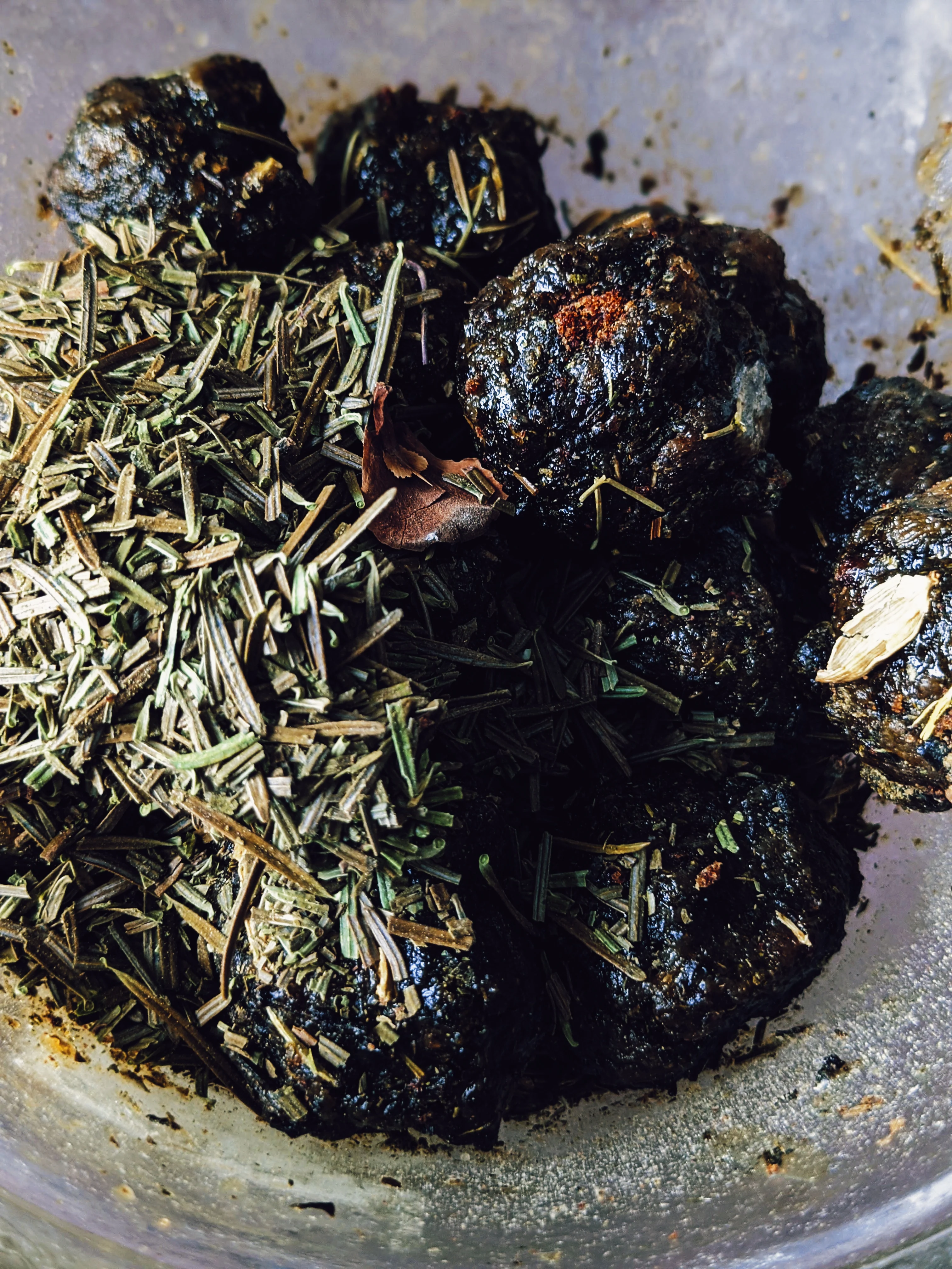 Inchoate Neri-Koh Incense. Zaatar, Malawi camphor basil, scented geranium, black sage, roses (alba, moss, damask, musk, and gallica), apricots, cardamom, wild fir balsam and red spruce boughs. - Image 9