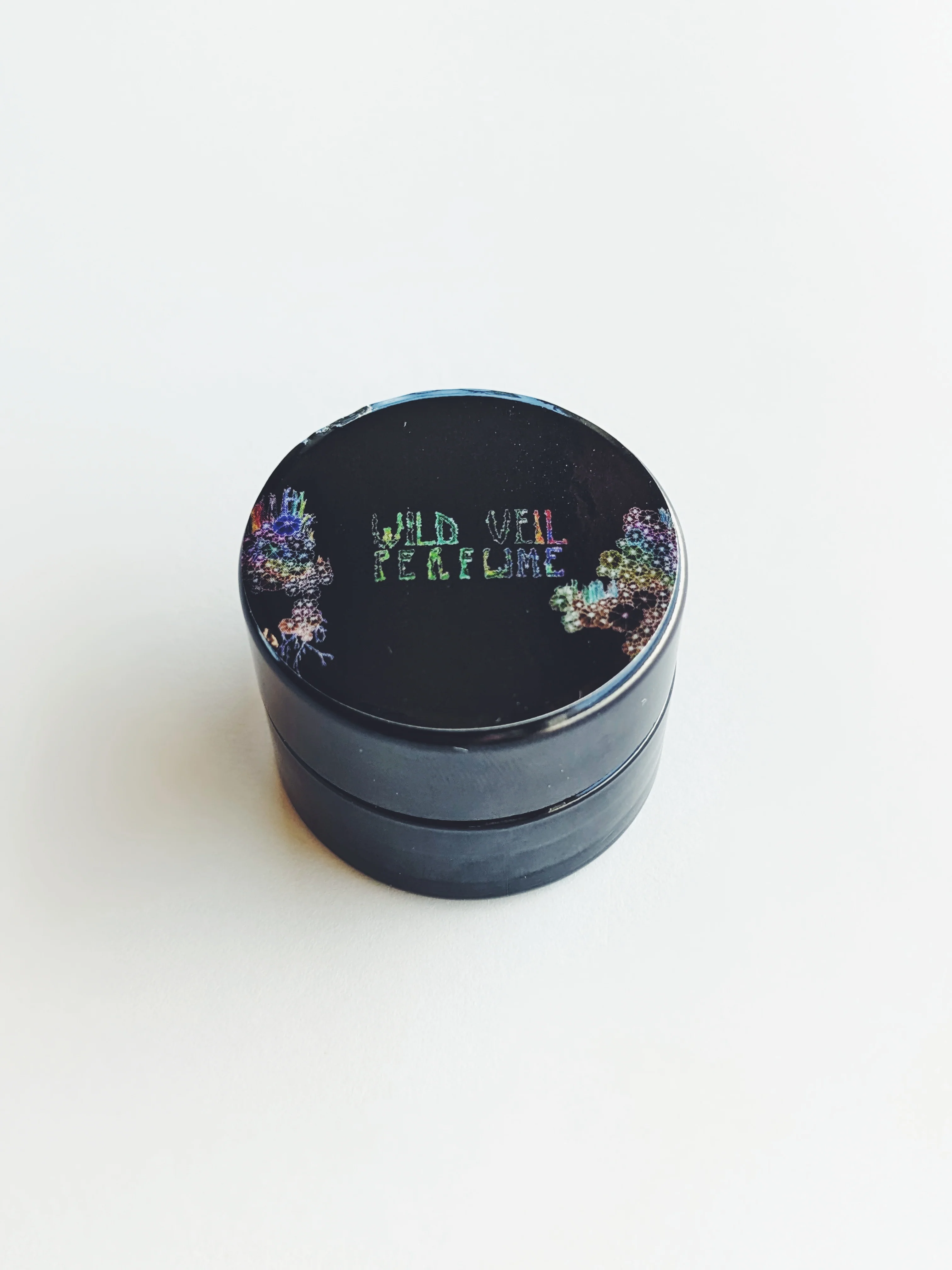 Rose Red. natural perfume. moroccan rose's juicy petals with white sage dust. lapsang souchong smoke, naga resin, dominican sage. May 2023 - Image 23