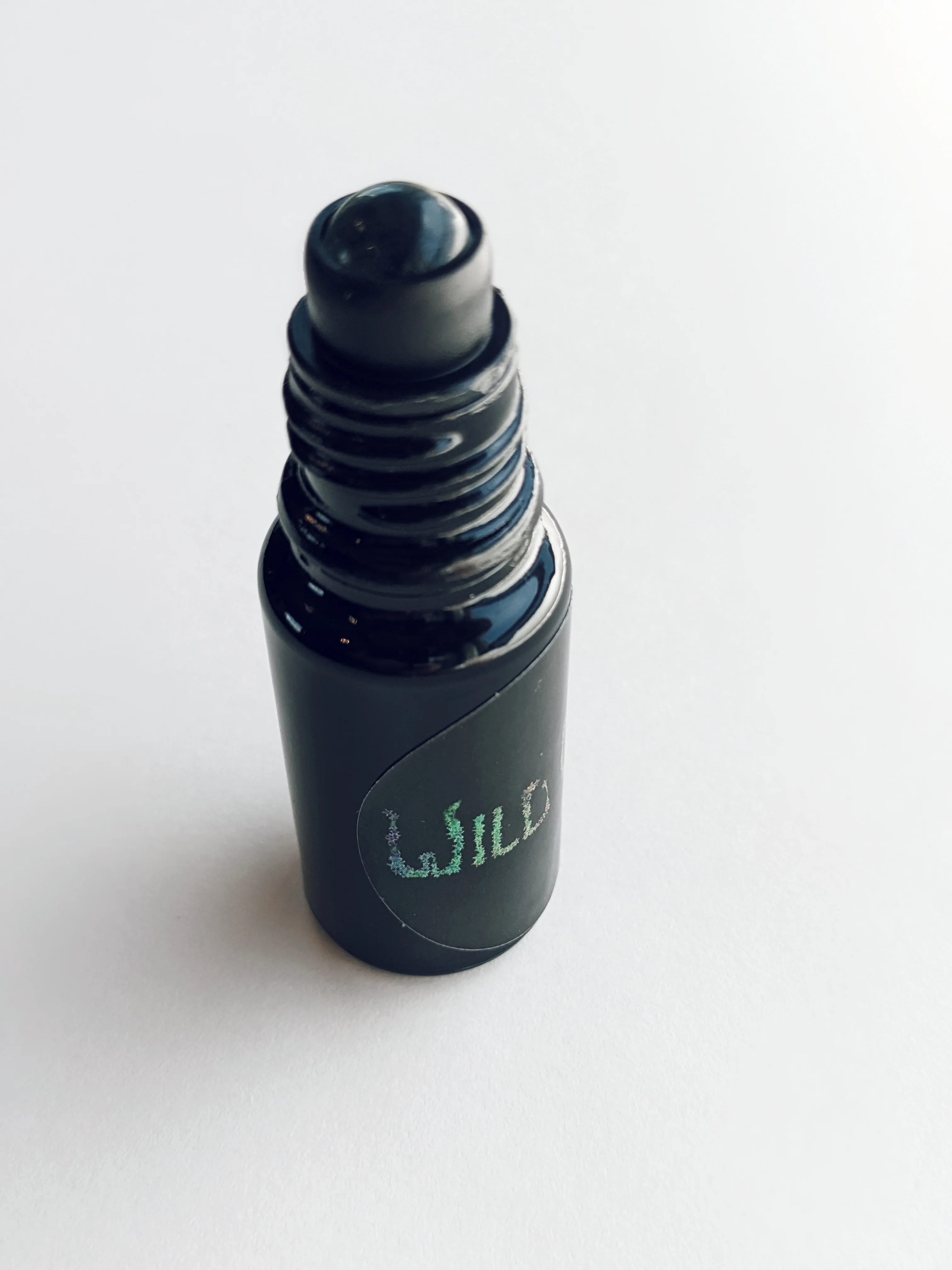 Vanilla Ocean. natural perfume. refreshing briny floral vanilla. ambergris, neroli, rose, clove. July 2024 - Image 4